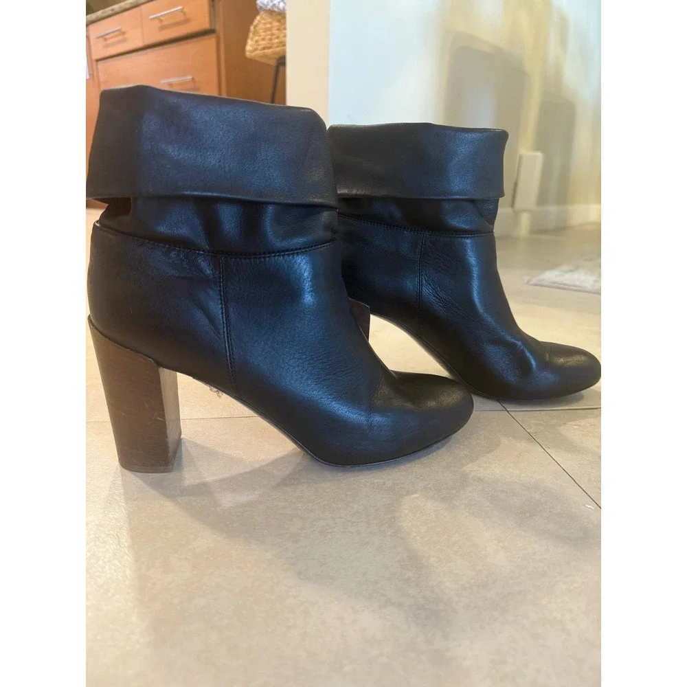Vince Black Leather Slouchy Ankle‎ Boots Wood Block Heel Size 9.5B Italy